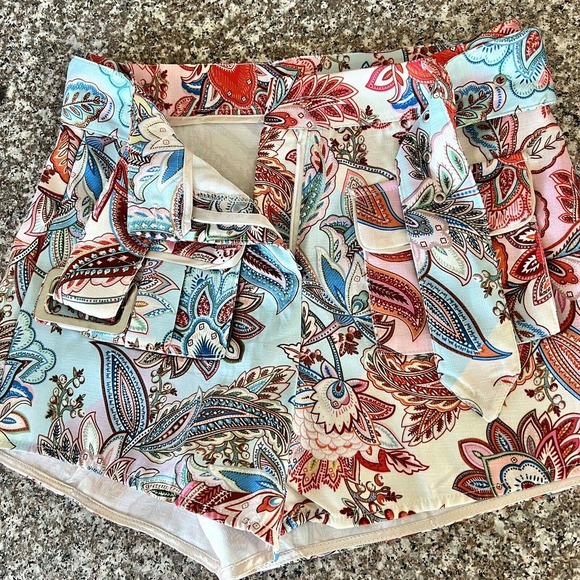 Willi Smith Women's Small Multi Colored Paisley Print High Waist Belted Shorts - Picture 11 of 14